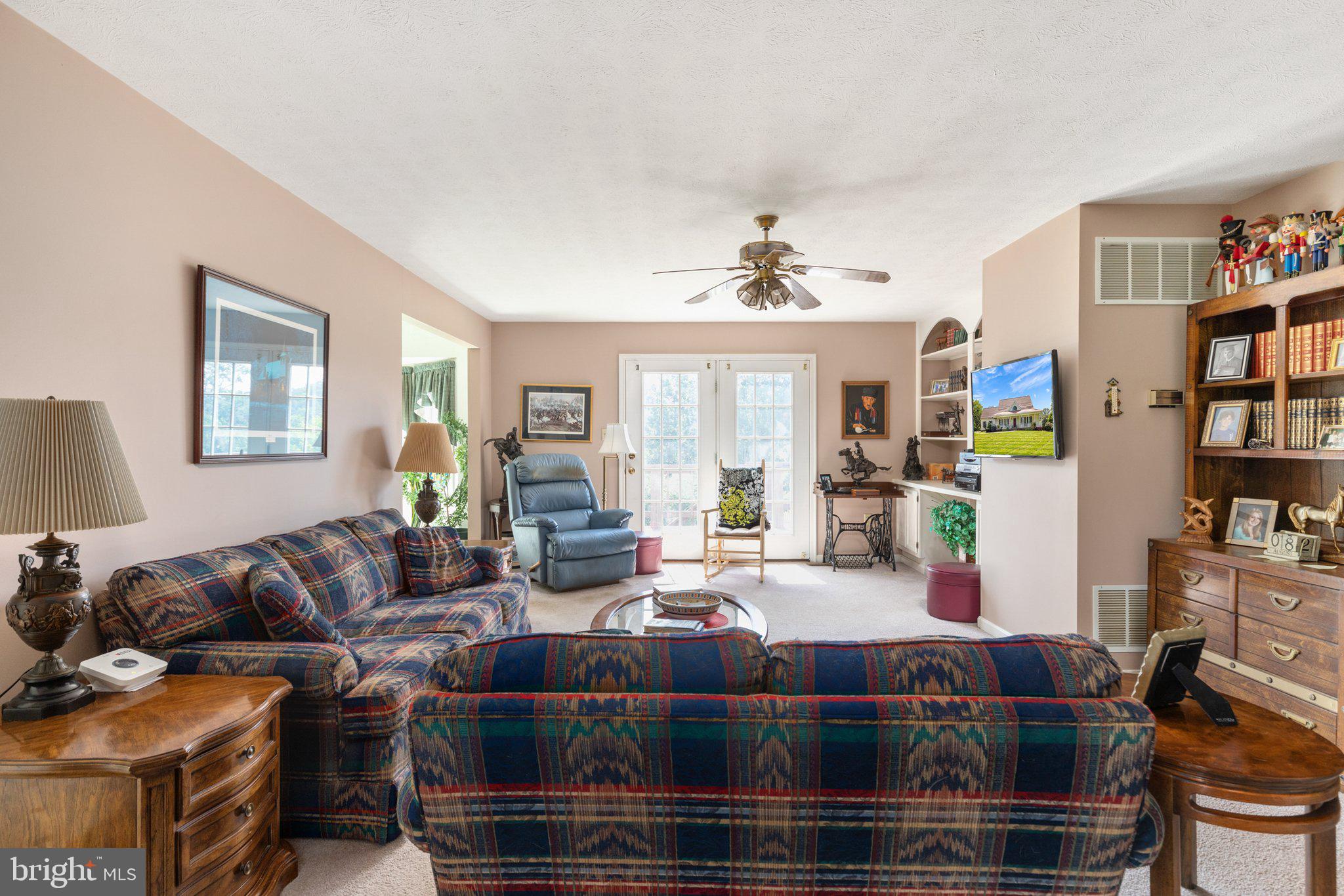 SANDY HOOK - Residential