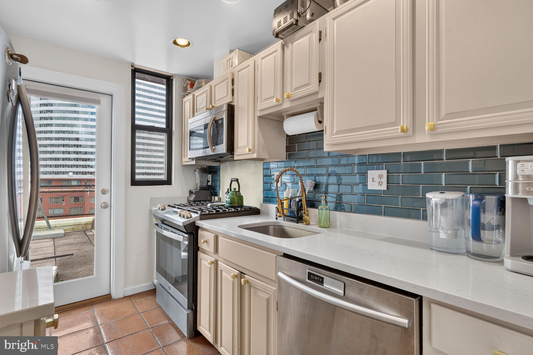 1111 ARLINGTON BOULEVARD 1007