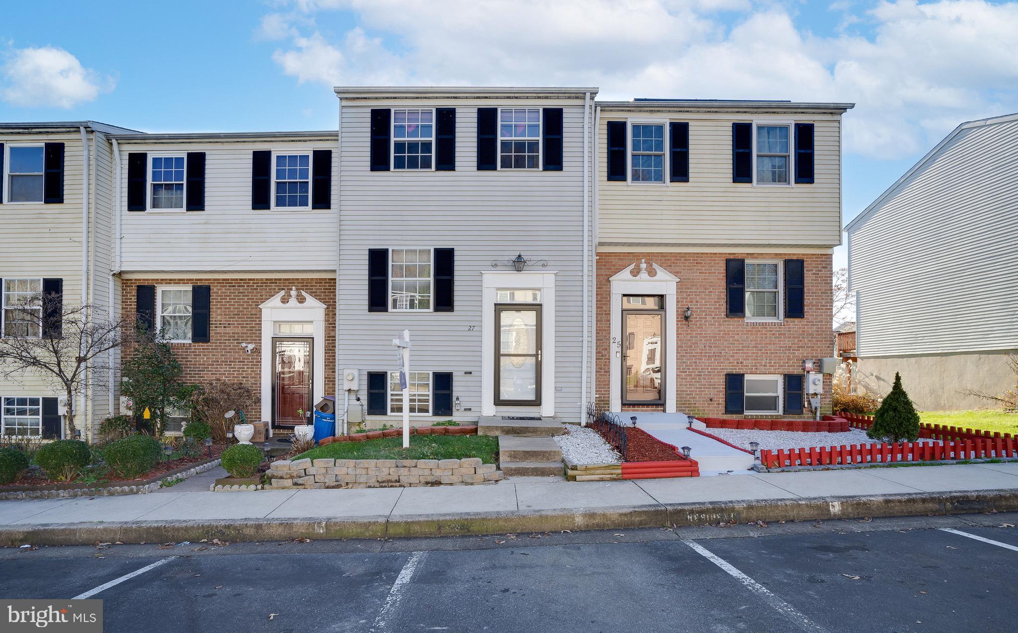 FRANKLIN RIDGE TOWNHOUSE - Residential