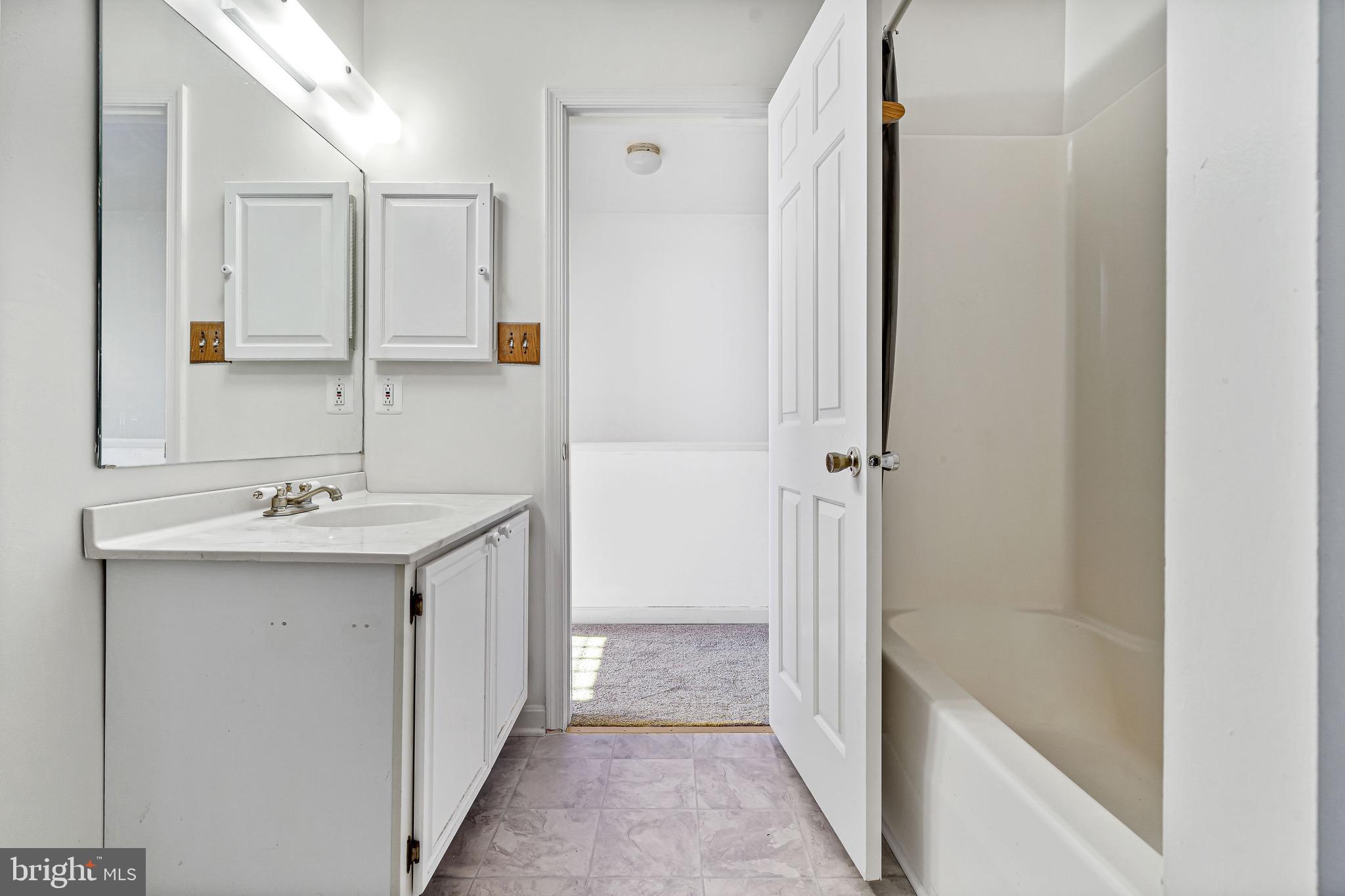 FRANKLIN RIDGE TOWNHOUSE - Residential