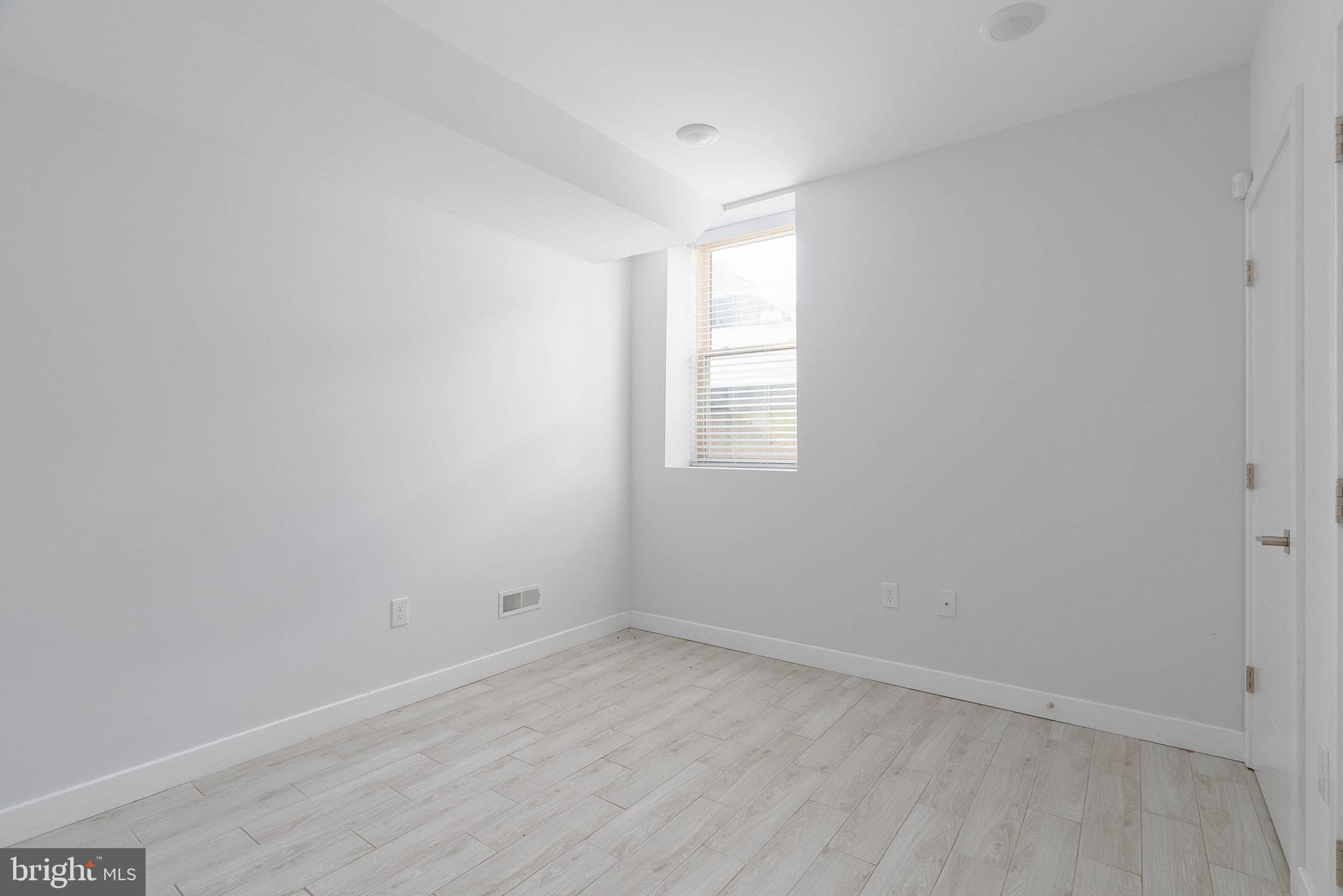 KENSINGTON - Residential Lease