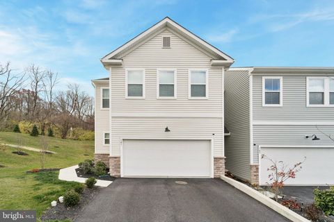 141 FOUR LEAF DRIVE DOWNINGTOWN PA 19335
