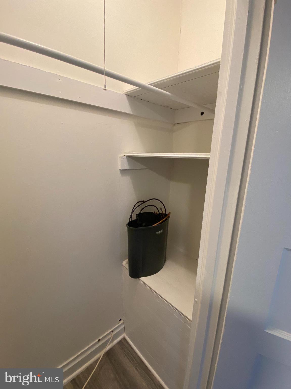 PARKWOOD - Residential Lease