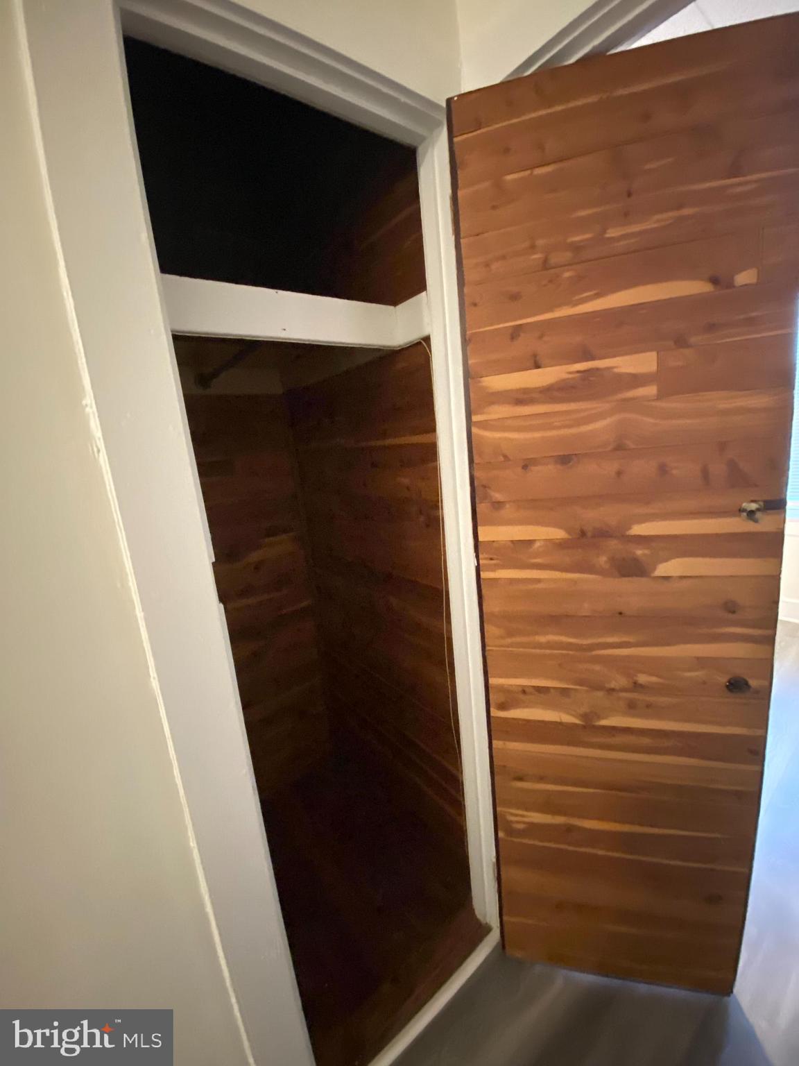 PARKWOOD - Residential Lease