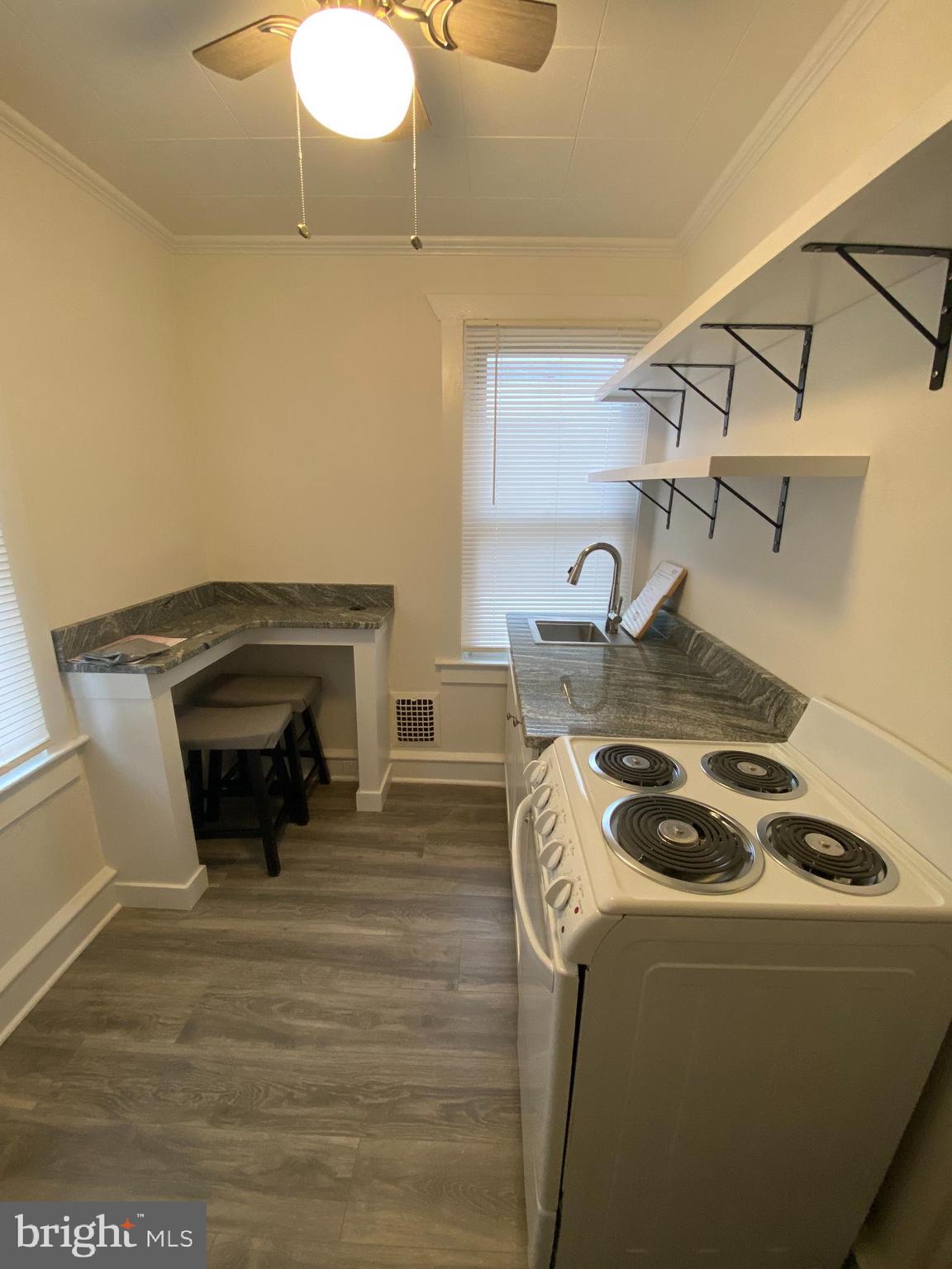 PARKWOOD - Residential Lease