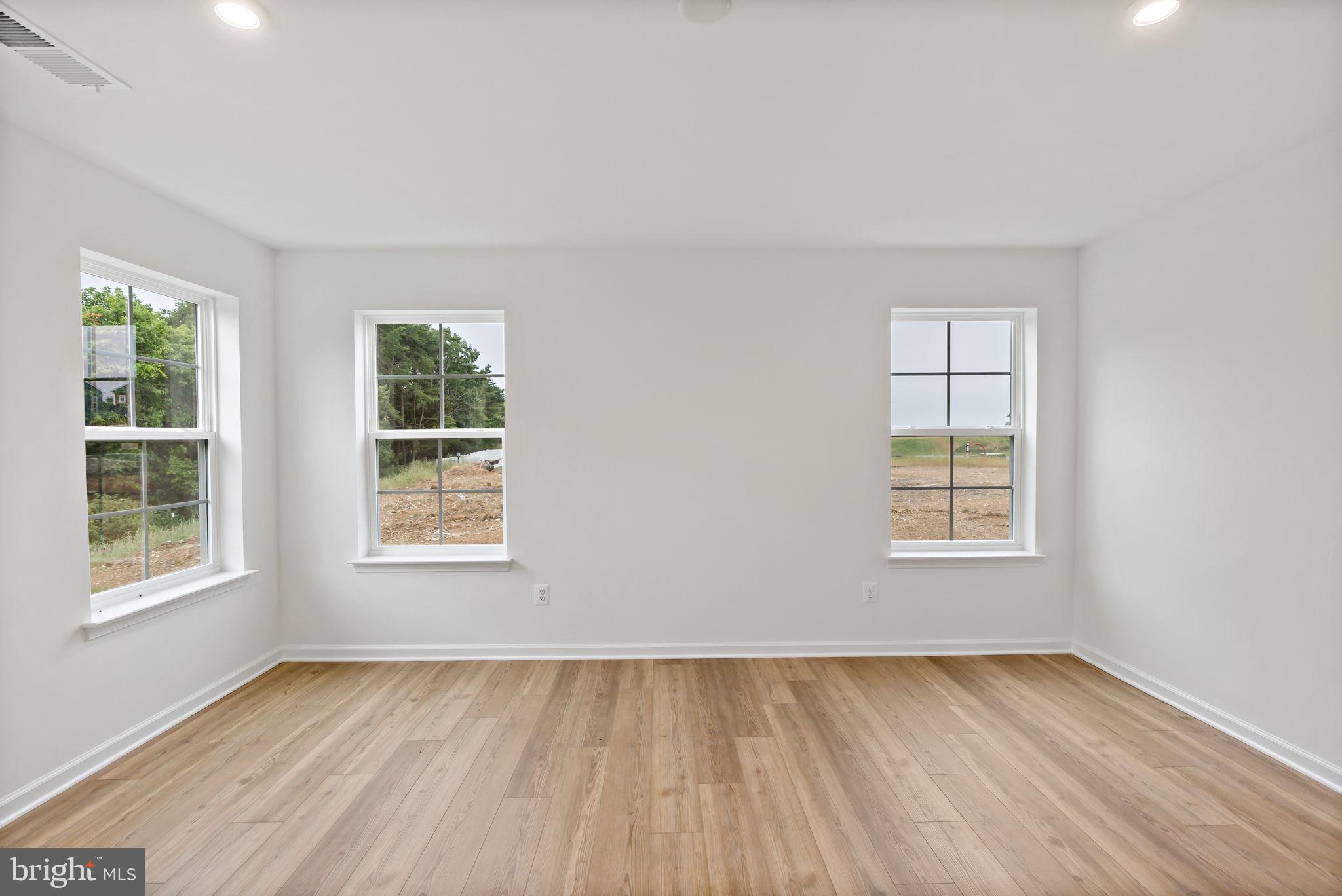 SOUTH BROOK - Residential