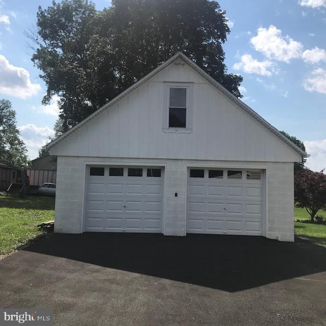 218 N RAILROAD STREET