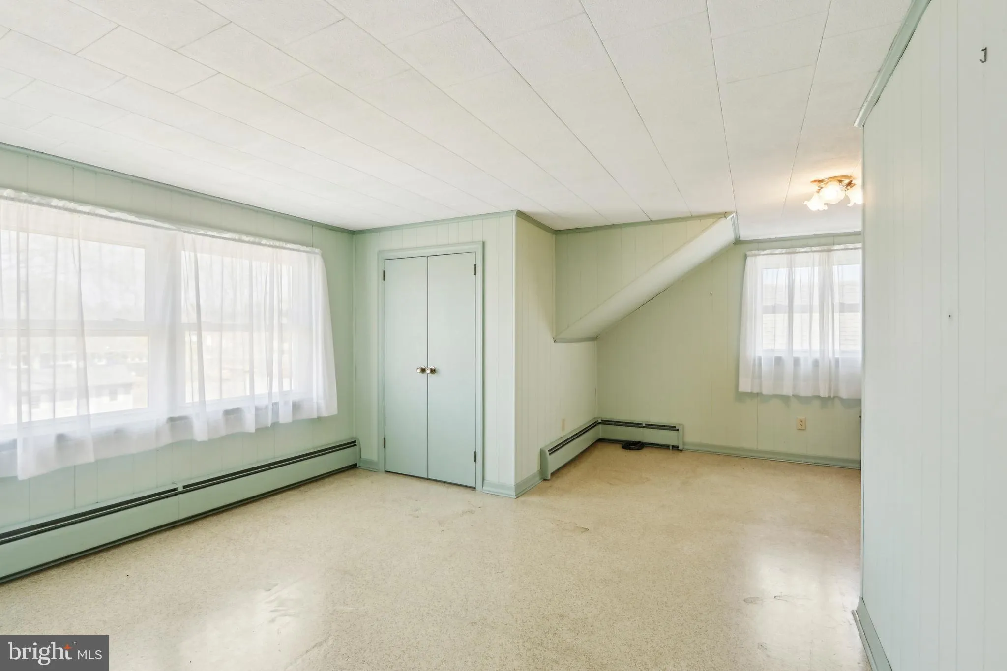 Millville, New Jersey 08332, United States, 3 Bedrooms Bedrooms, ,2 BathroomsBathrooms,Residential,Pending,100574