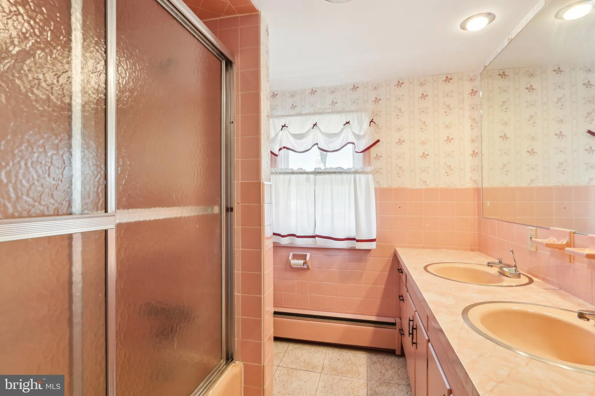 Millville, New Jersey 08332, United States, 3 Bedrooms Bedrooms, ,2 BathroomsBathrooms,Residential,Pending,100574