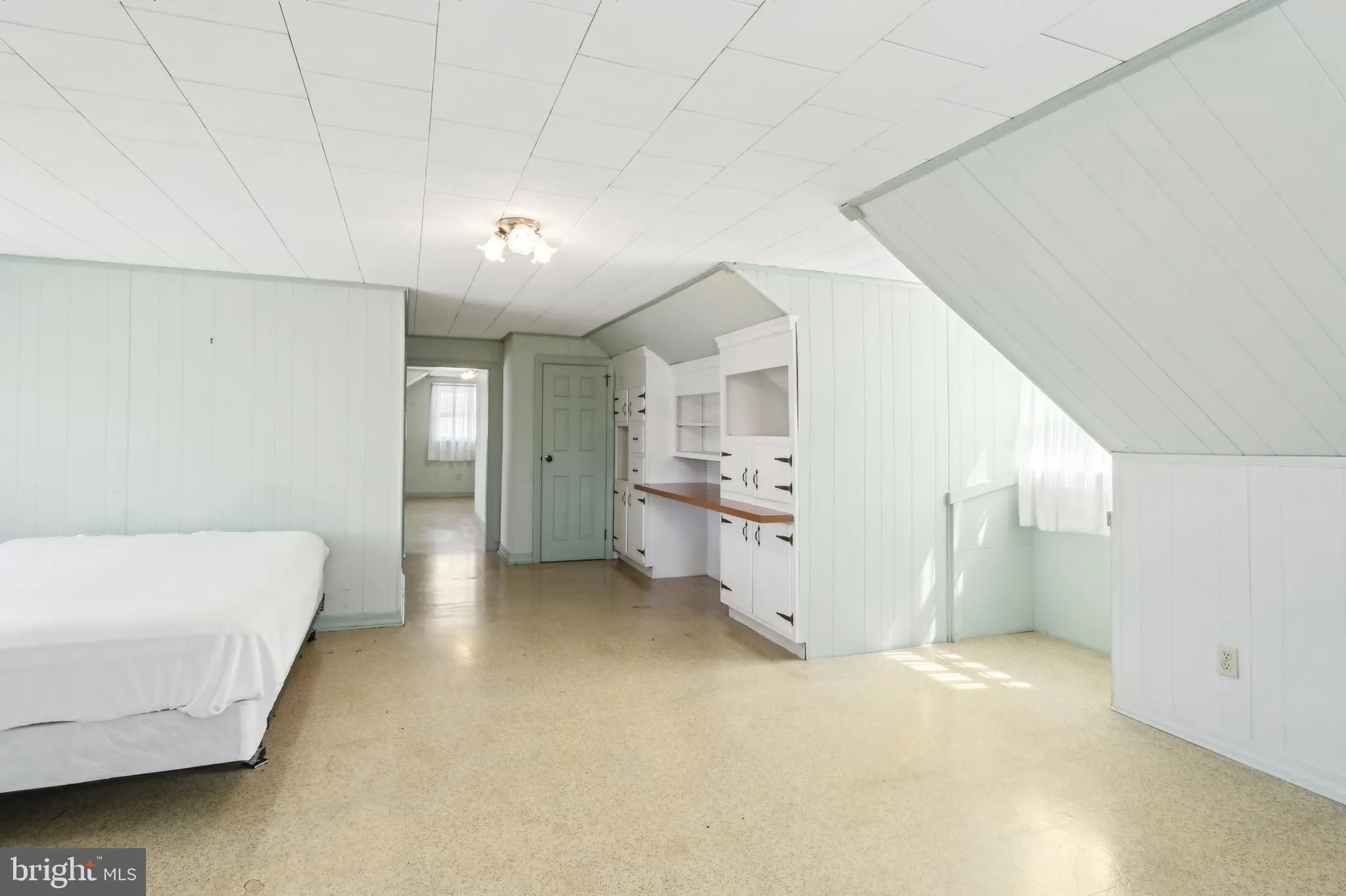 Millville, New Jersey 08332, United States, 3 Bedrooms Bedrooms, ,2 BathroomsBathrooms,Residential,Pending,100574