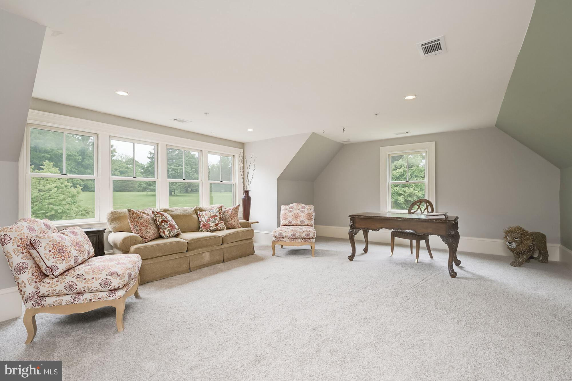 MERRY GO ROUND FARM - Residential