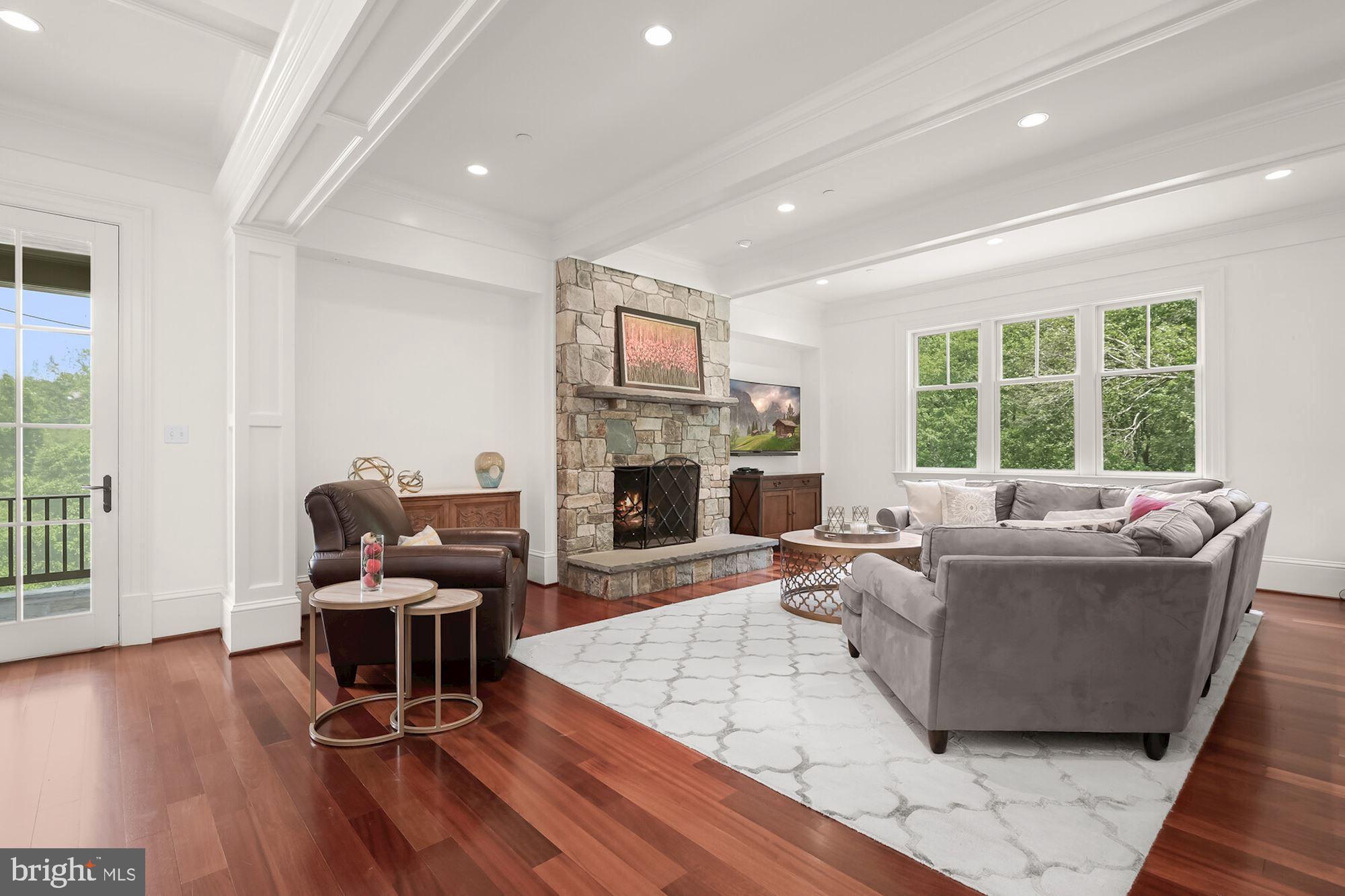 MERRY GO ROUND FARM - Residential