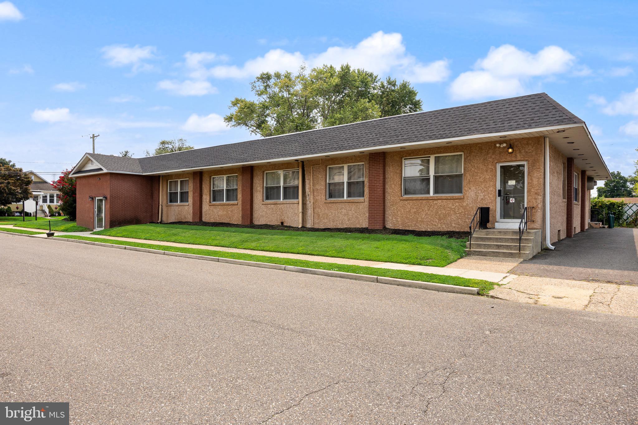 419 HIGHLAND BOULEVARD
