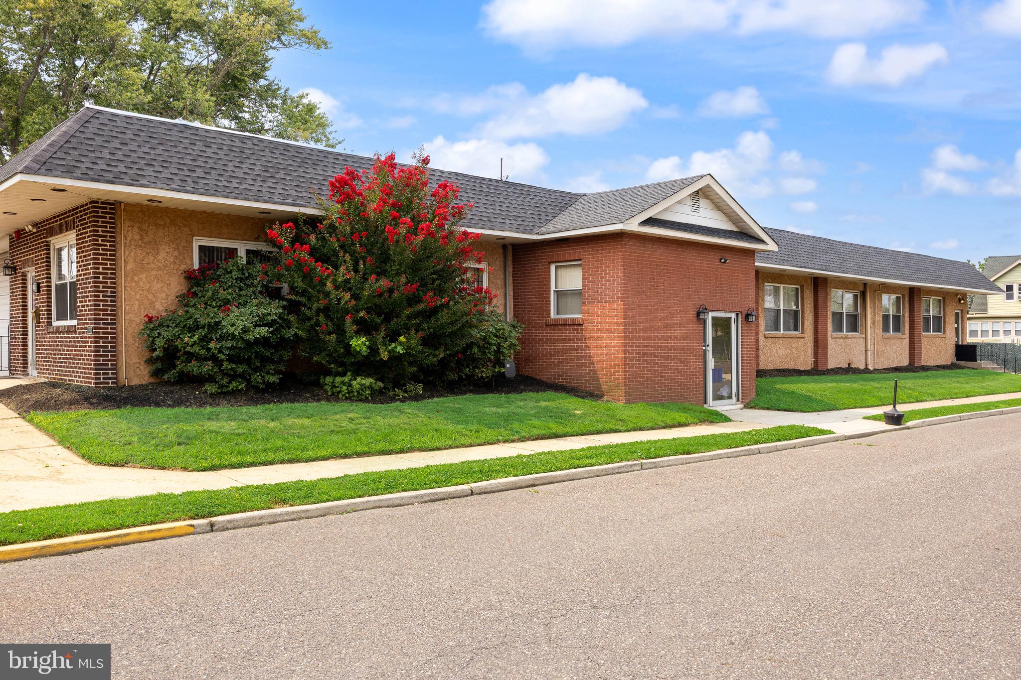 419 HIGHLAND BOULEVARD