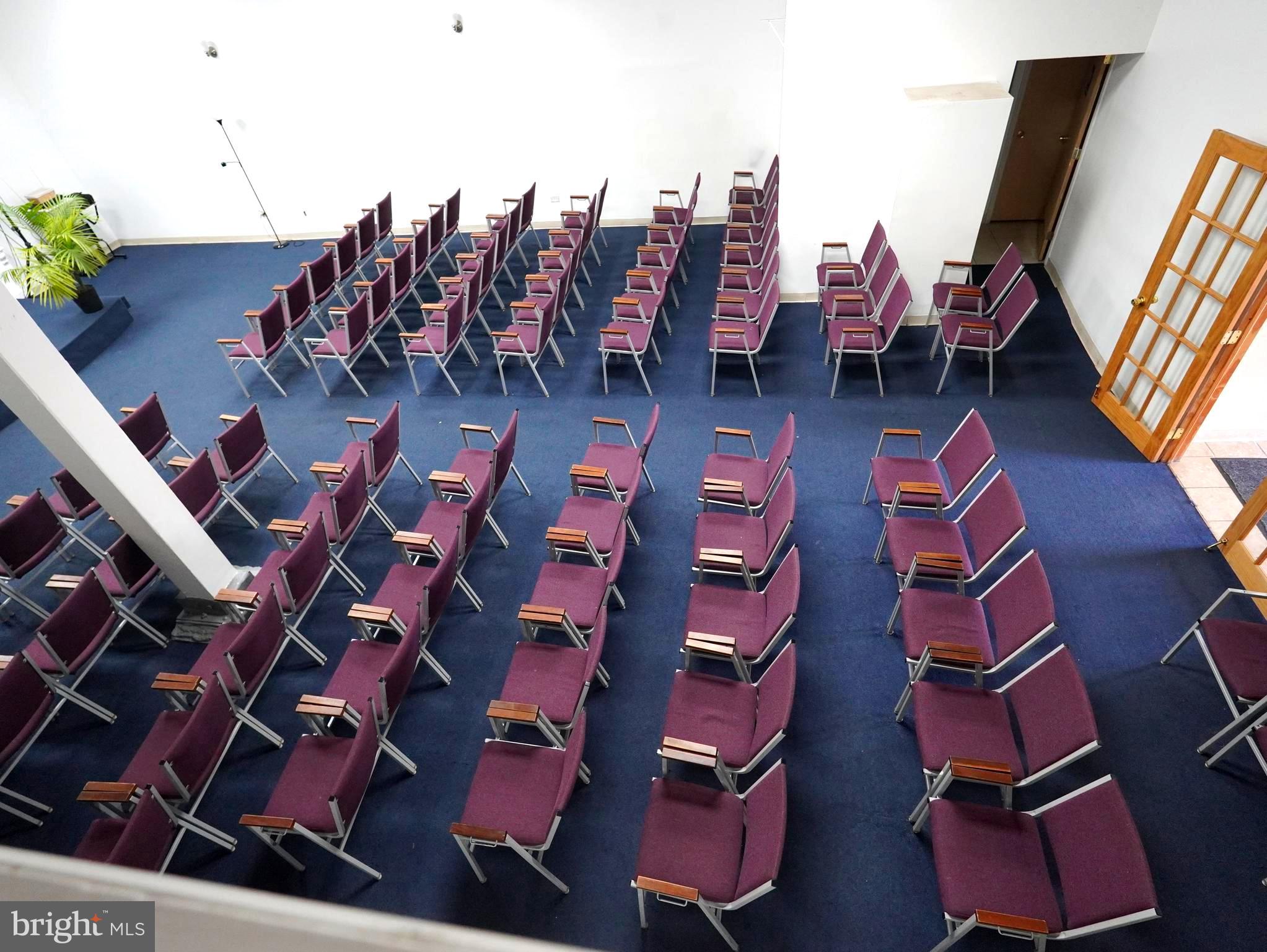 OXFORD CIRCLE - Commercial Lease