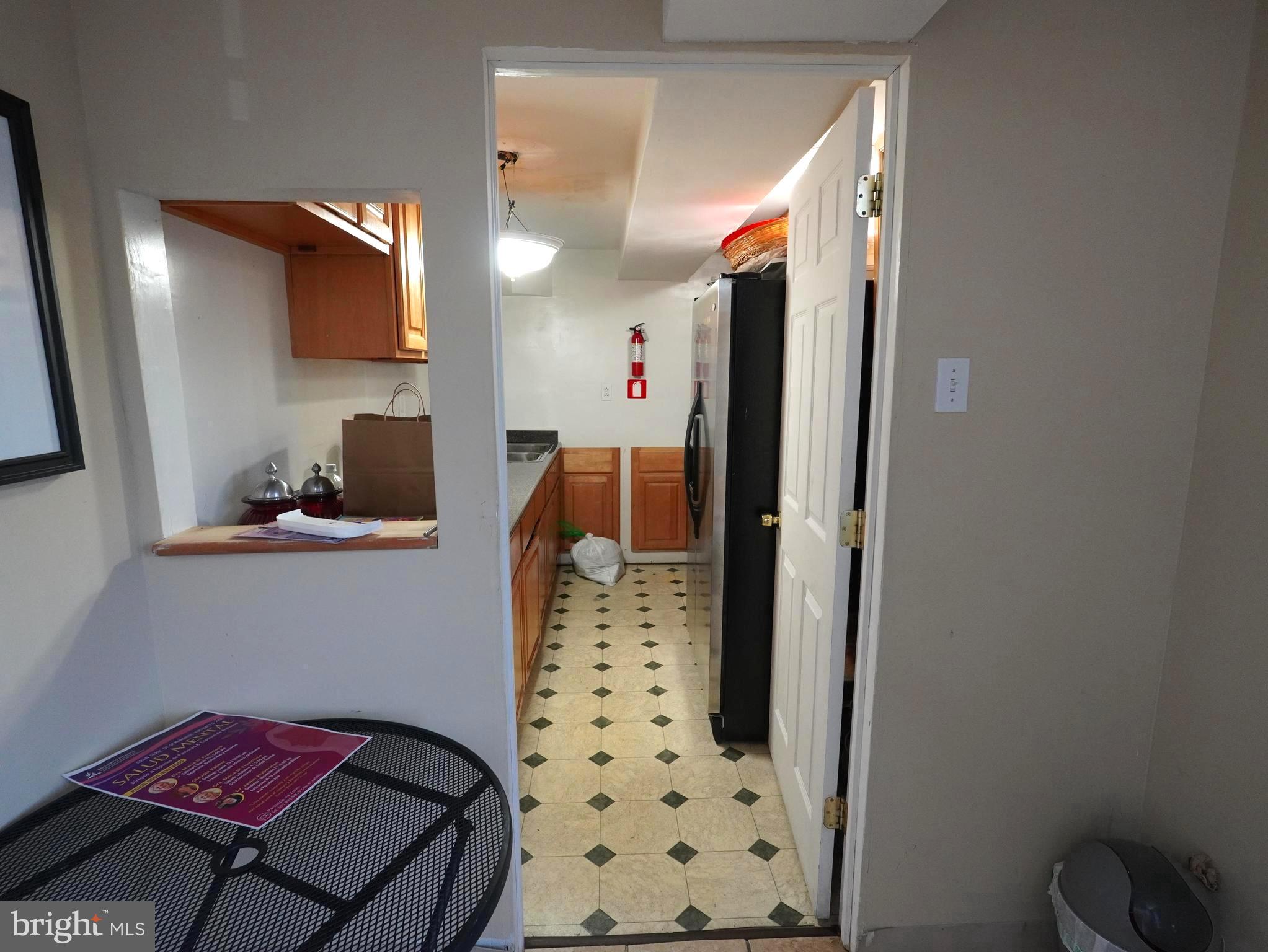 OXFORD CIRCLE - Commercial Lease