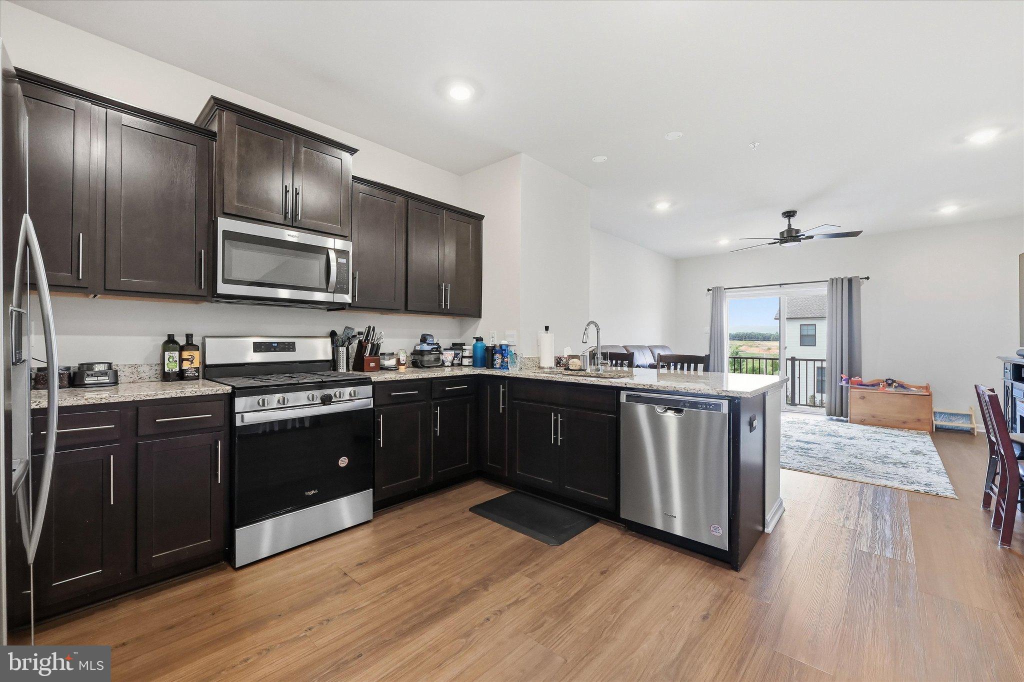562 BANQUET LANE