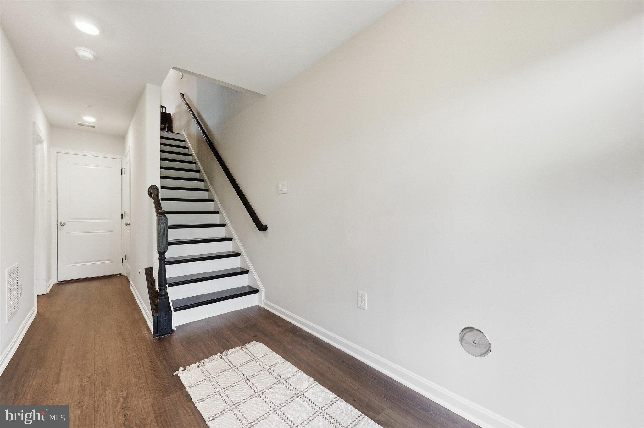 562 BANQUET LANE