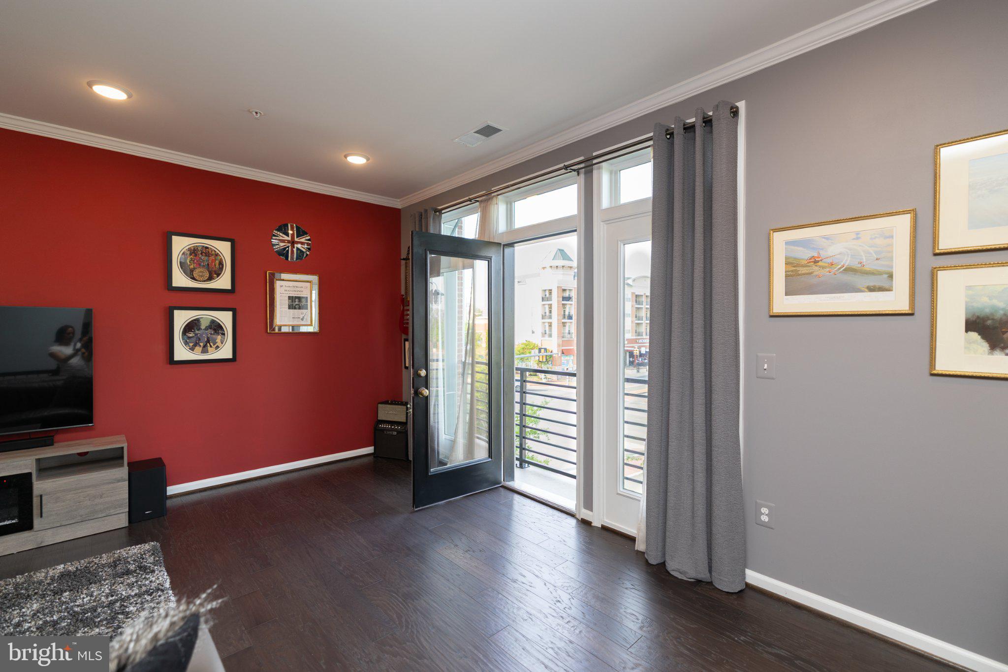 LOFTS AT VILLAGE WALK - Residential