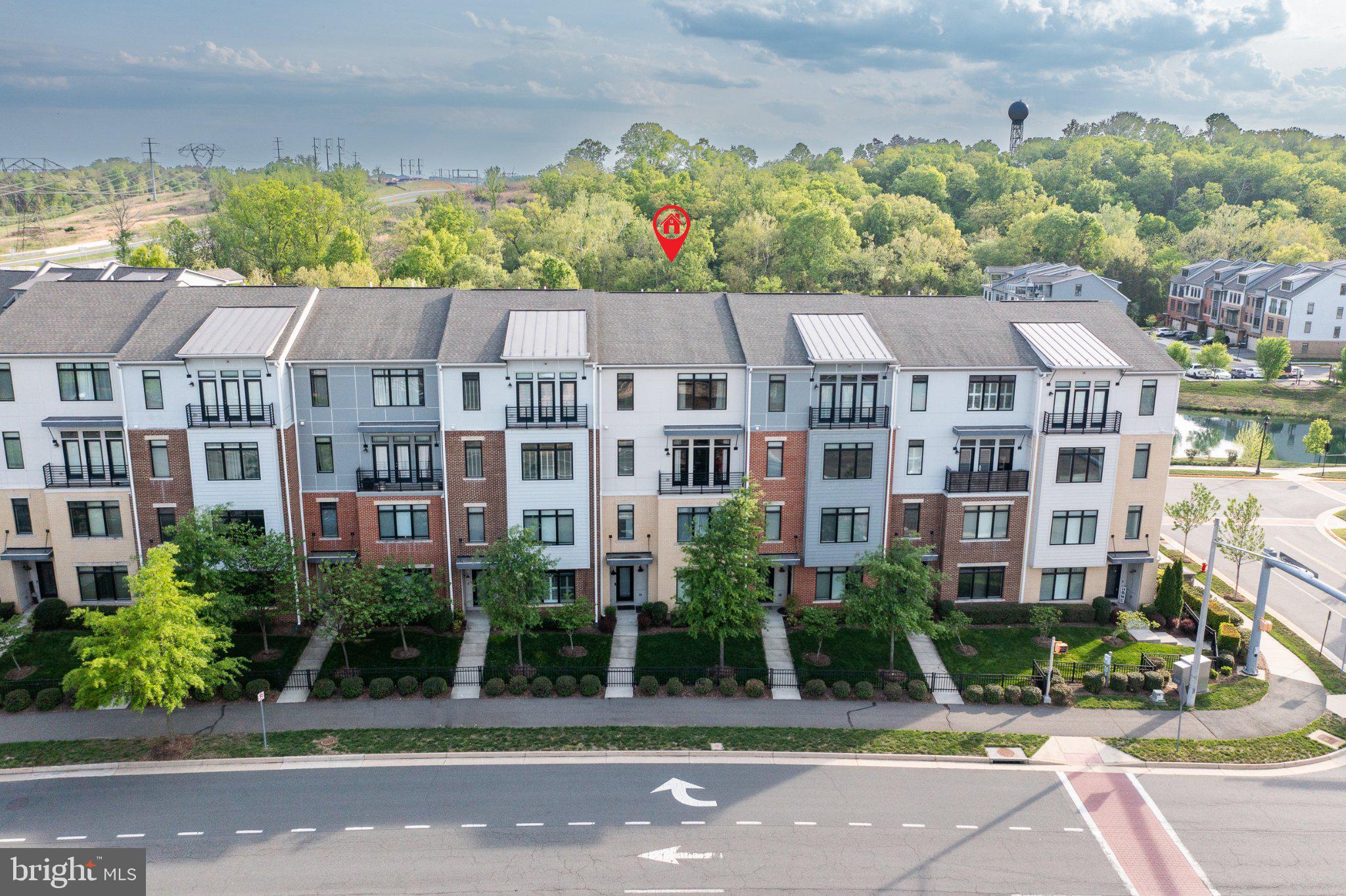 LOFTS AT VILLAGE WALK - Residential