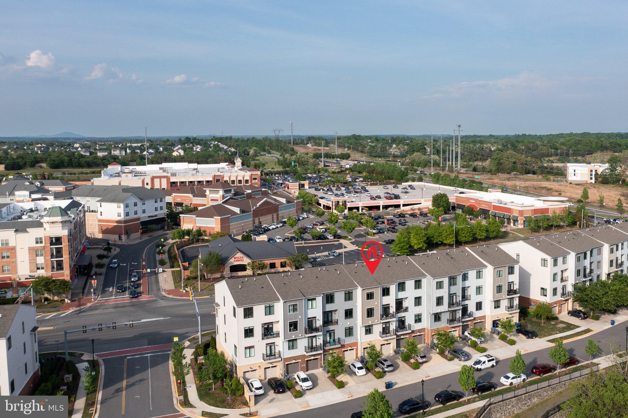 LOFTS AT VILLAGE WALK - Residential