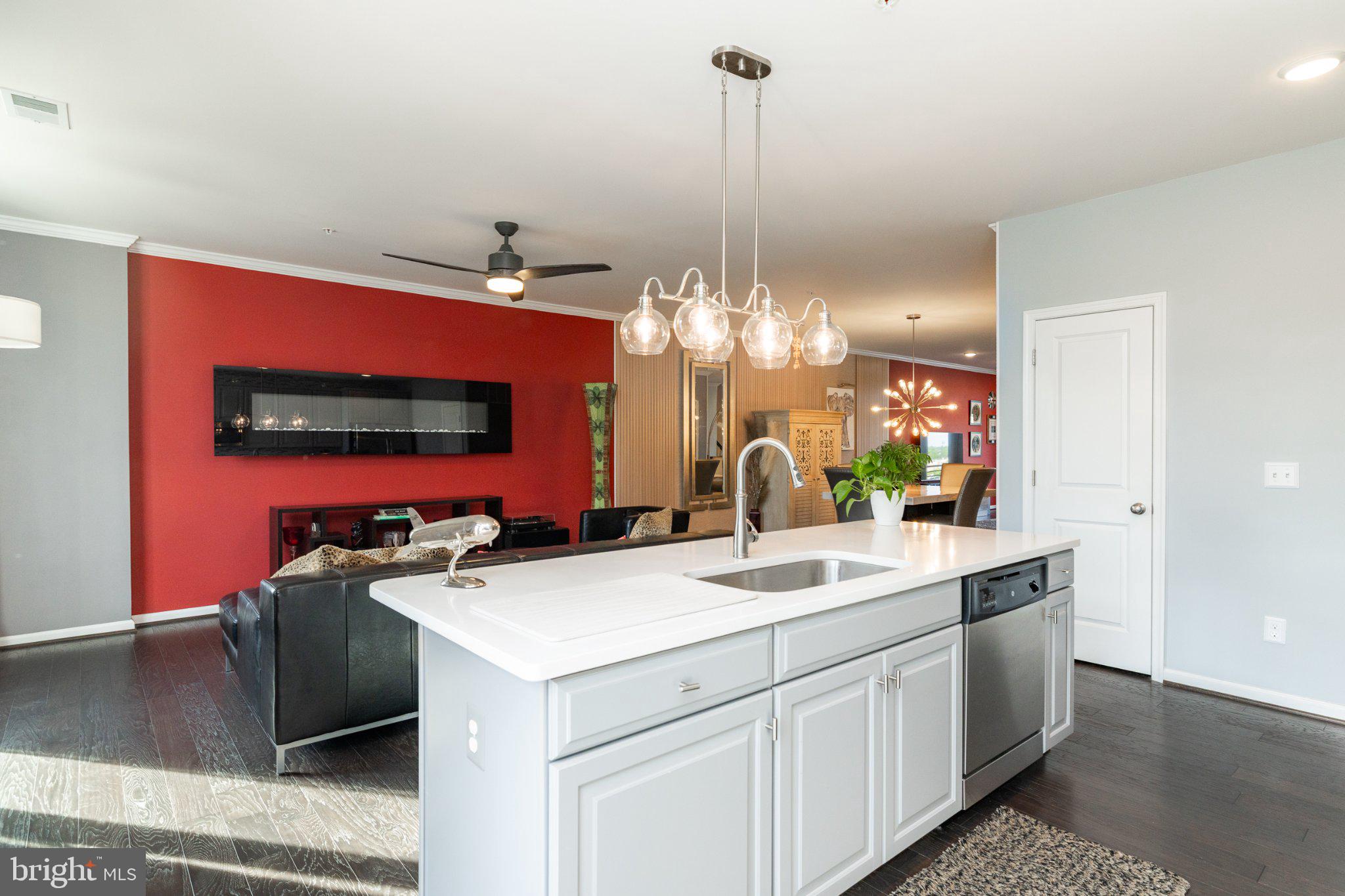 LOFTS AT VILLAGE WALK - Residential