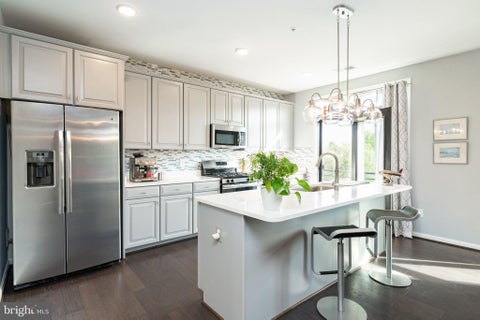 Condo For Sale - 1414 Ribbon Limestone Terrace #E-204<br/> LEESBURG, VA 20175
