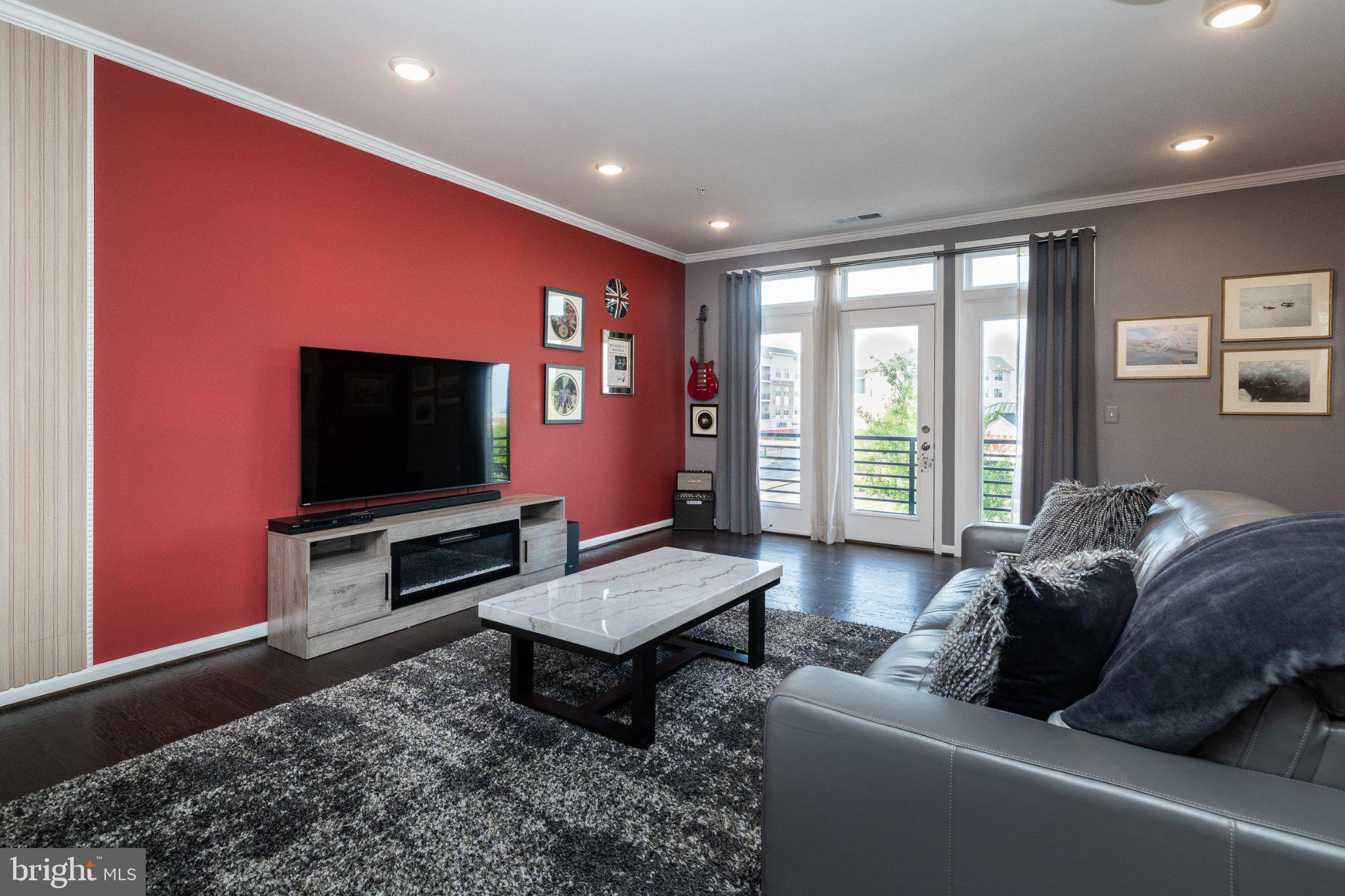 LOFTS AT VILLAGE WALK - Residential