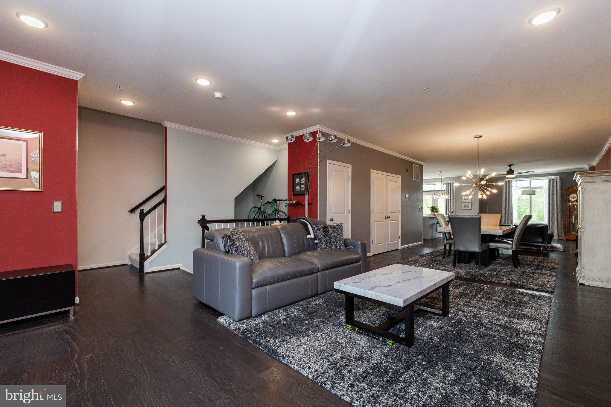 LOFTS AT VILLAGE WALK - Residential