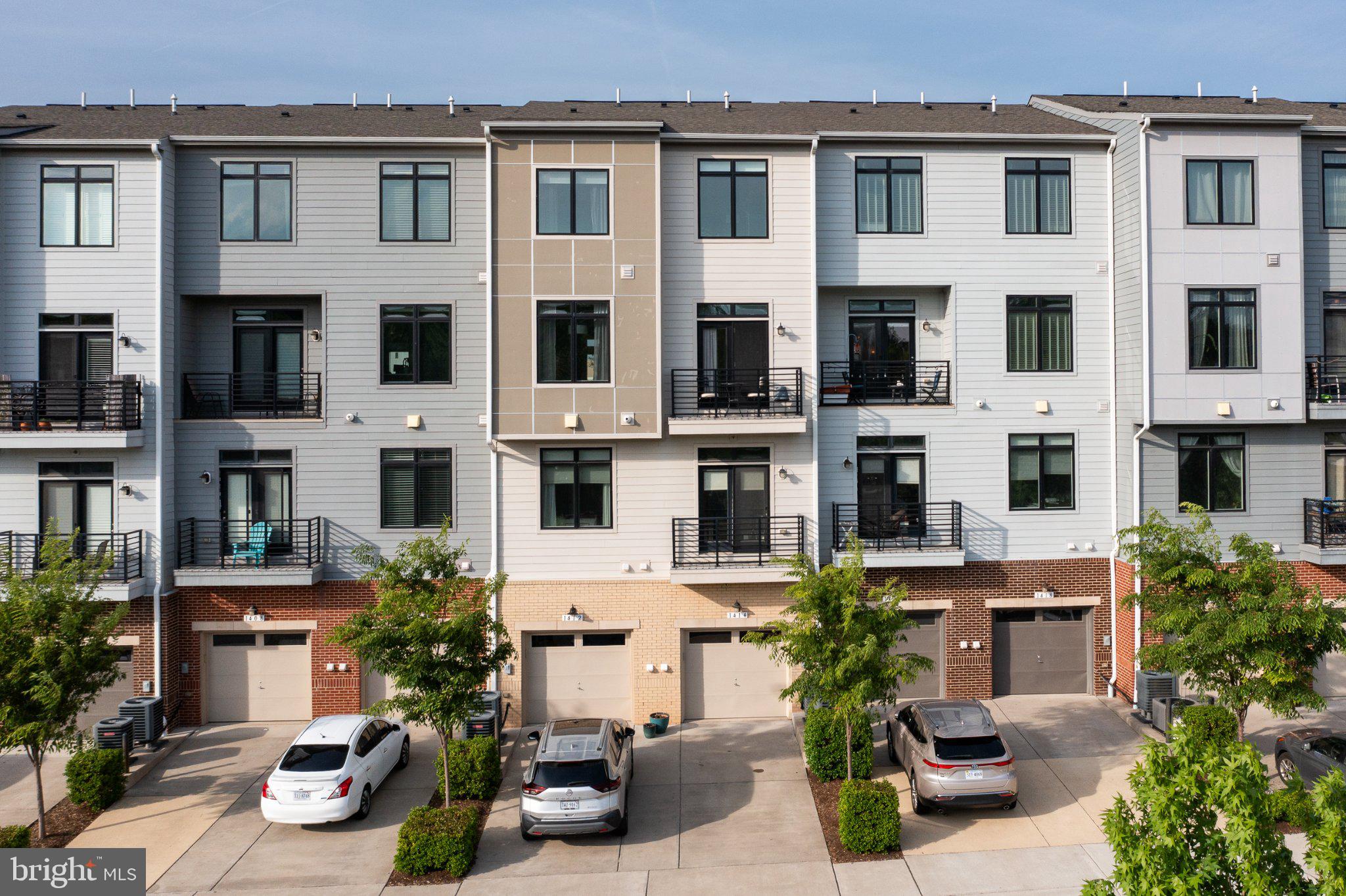 LOFTS AT VILLAGE WALK - Residential