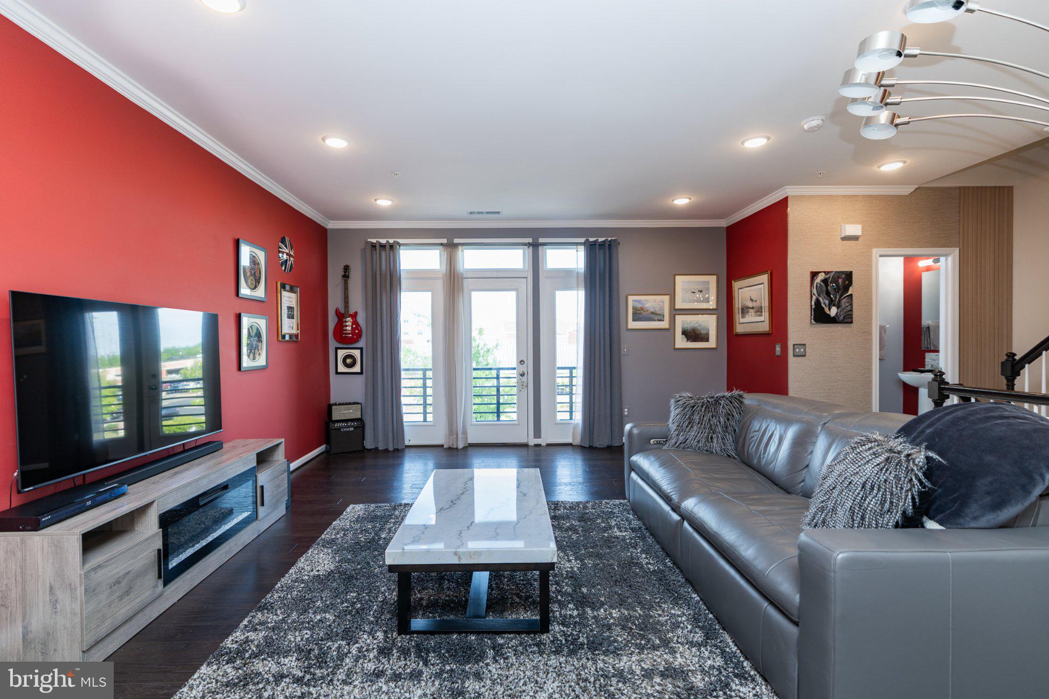 LOFTS AT VILLAGE WALK - Residential