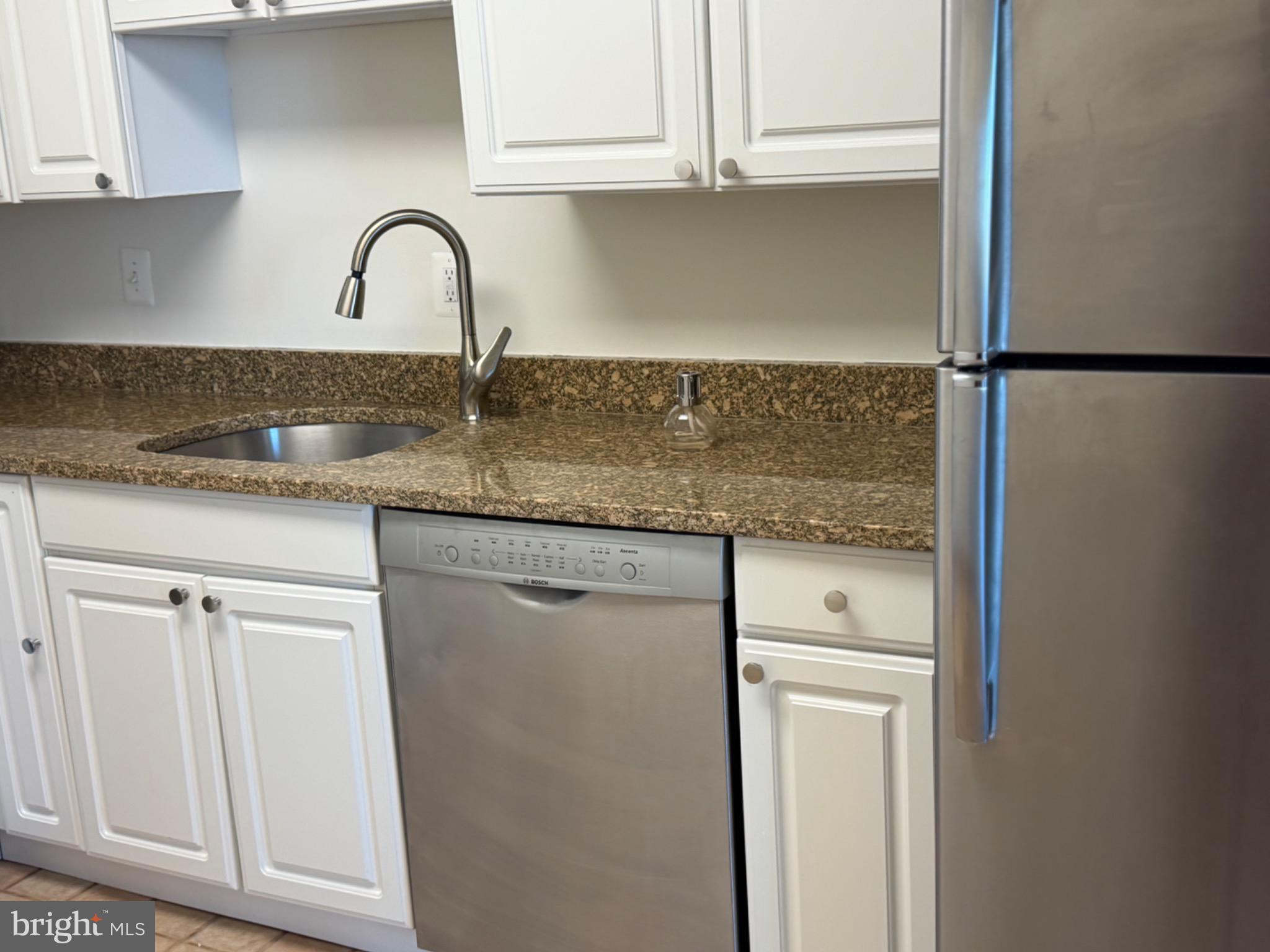 PROMENADE TOWERS - Residential