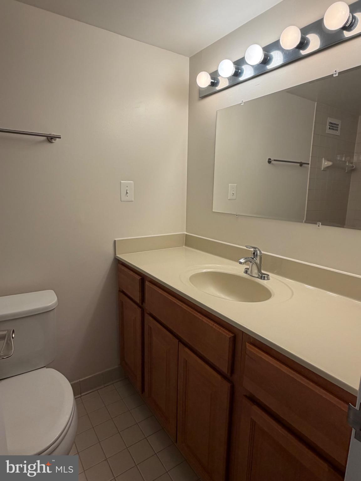 PROMENADE TOWERS - Residential