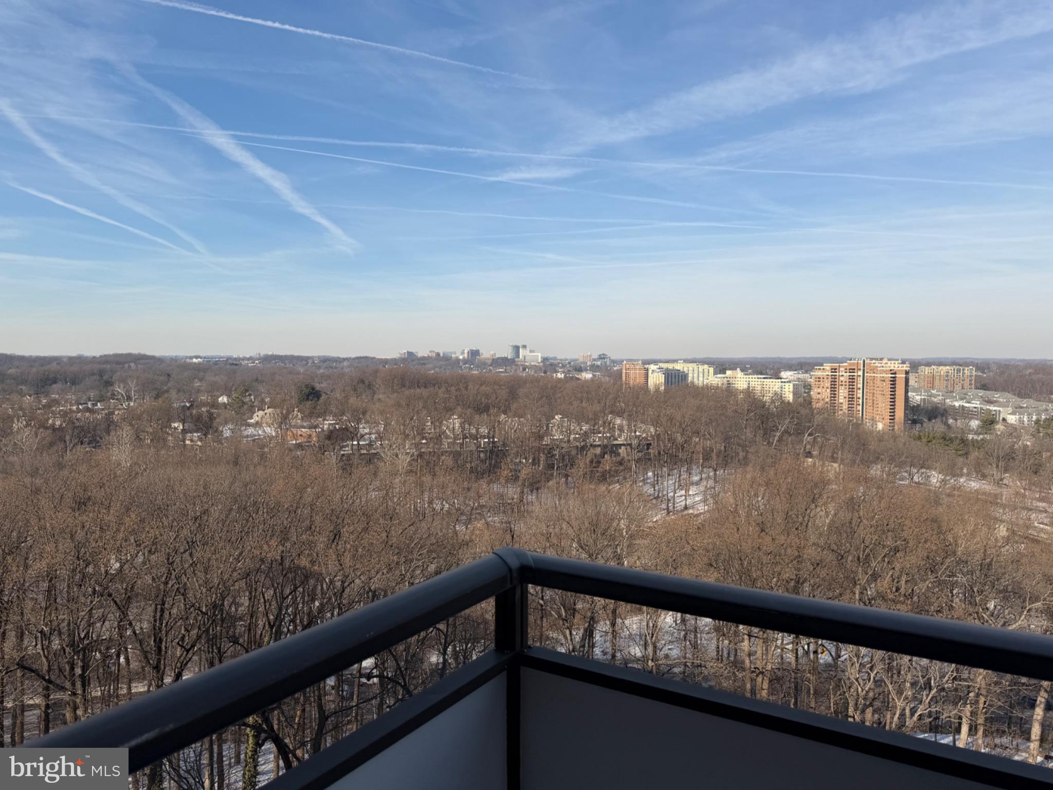 PROMENADE TOWERS - Residential