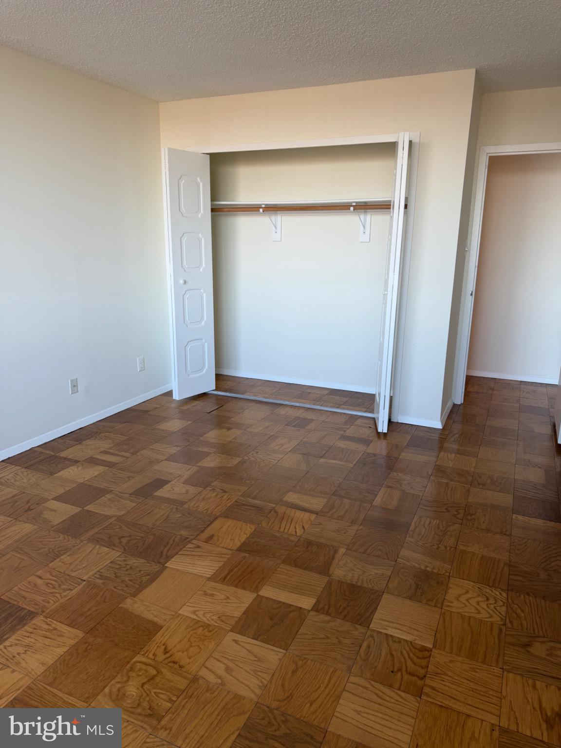 PROMENADE TOWERS - Residential