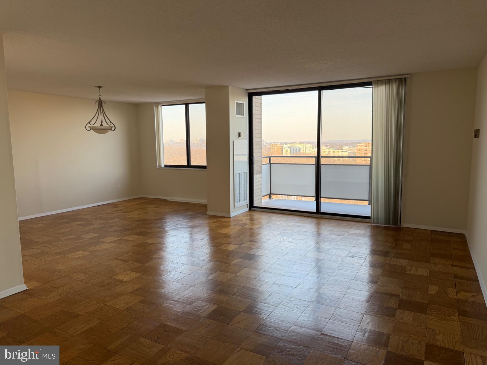 PROMENADE TOWERS - Residential