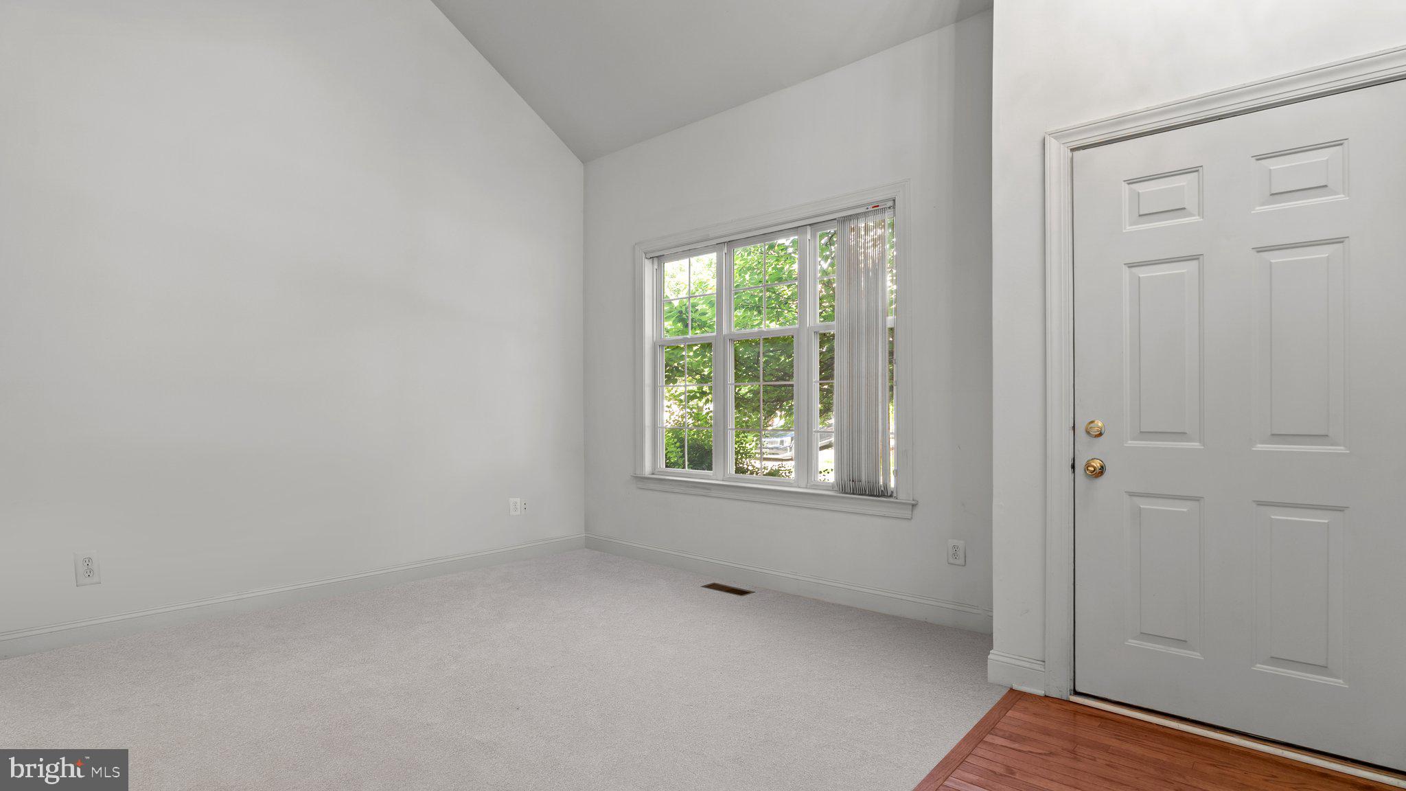 104 LANTERN COURT