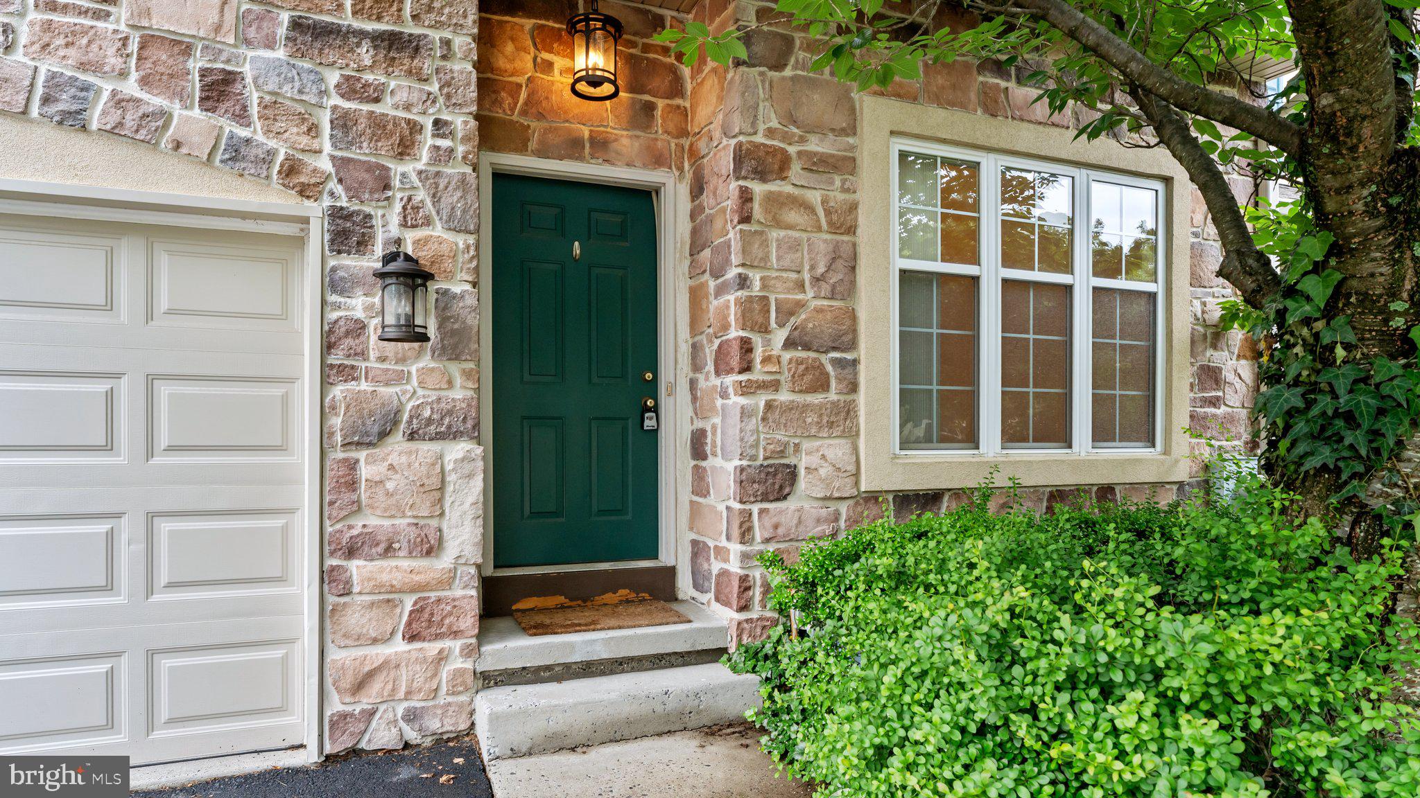 104 LANTERN COURT
