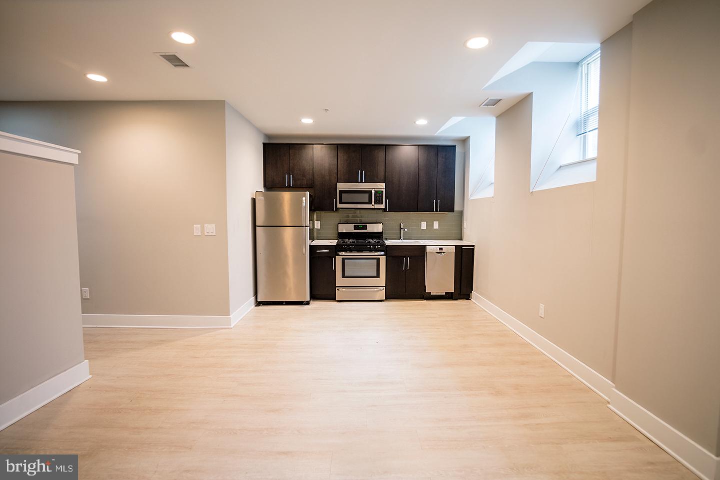 GRADUATE HOSPITAL - Residential Lease