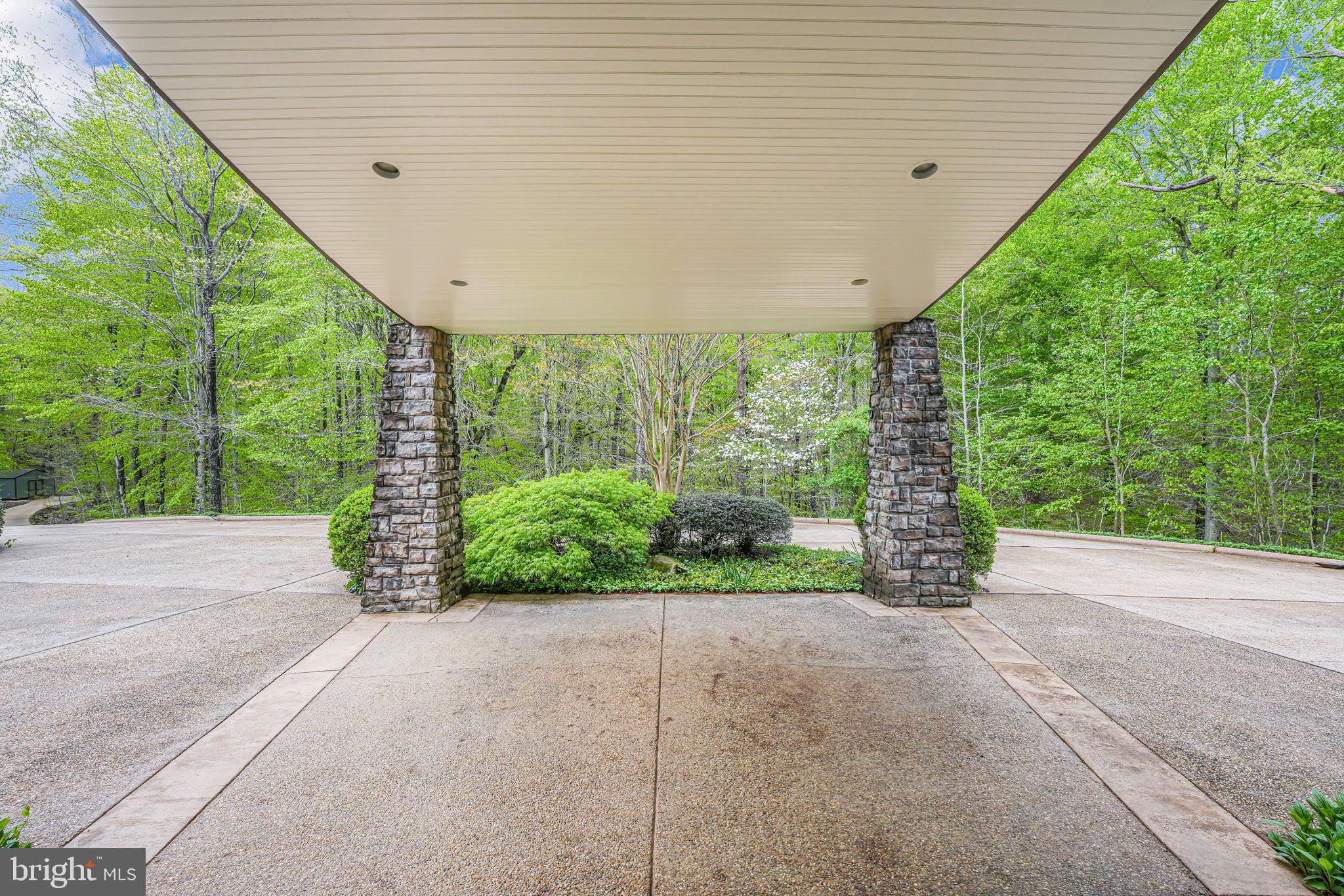 87 E RIVER BEND ROAD