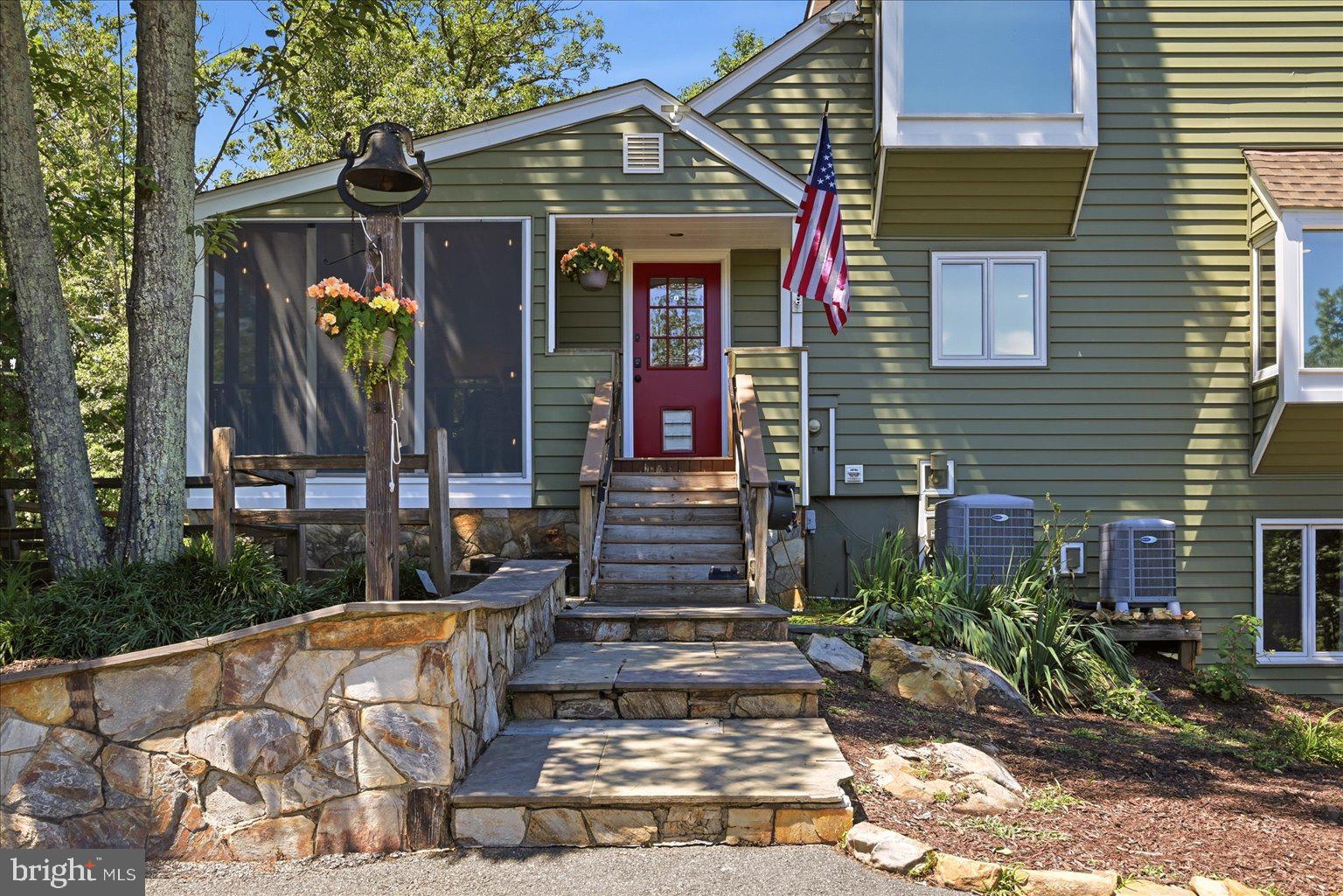 5221 MOUNTAIN VIEW DRIVE