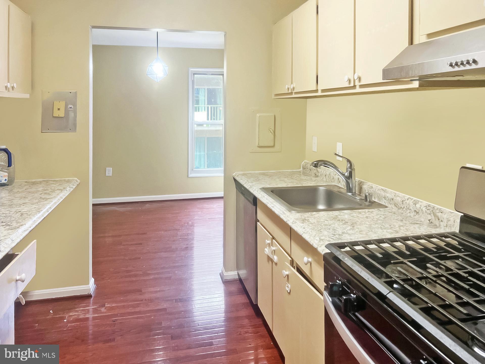 CANTERBURY SQUARE - Residential