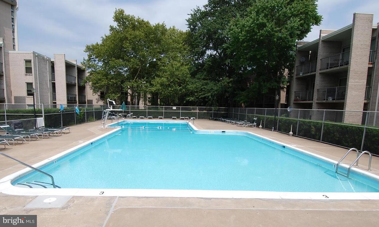 CANTERBURY SQUARE - Residential