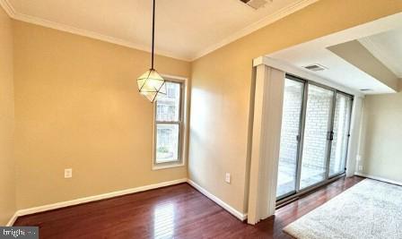 17 CANTERBURY SQUARE 201