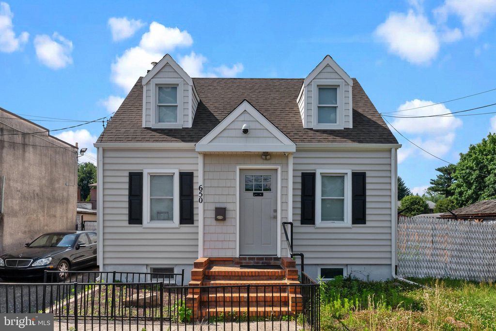 Photo of 650 W Bridge Street, MORRISVILLE, PA 19067 (MLS # PABU2101714)