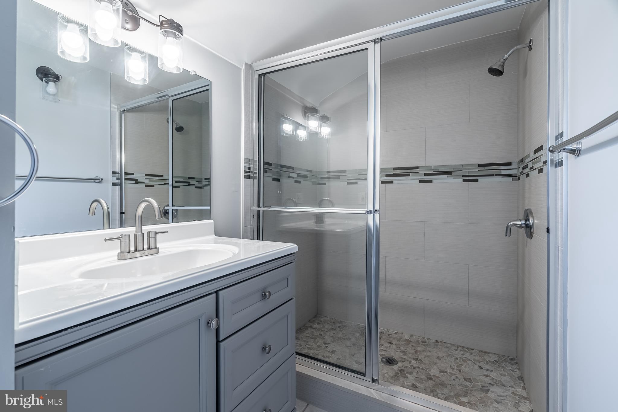 PLYMOUTH MEETING - Residential Lease