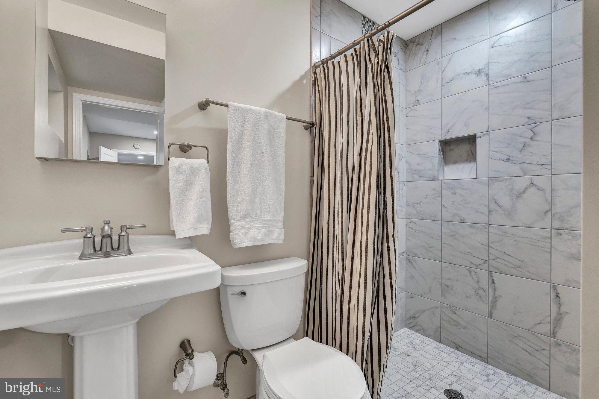 LAKEVALE ESTATES - Residential