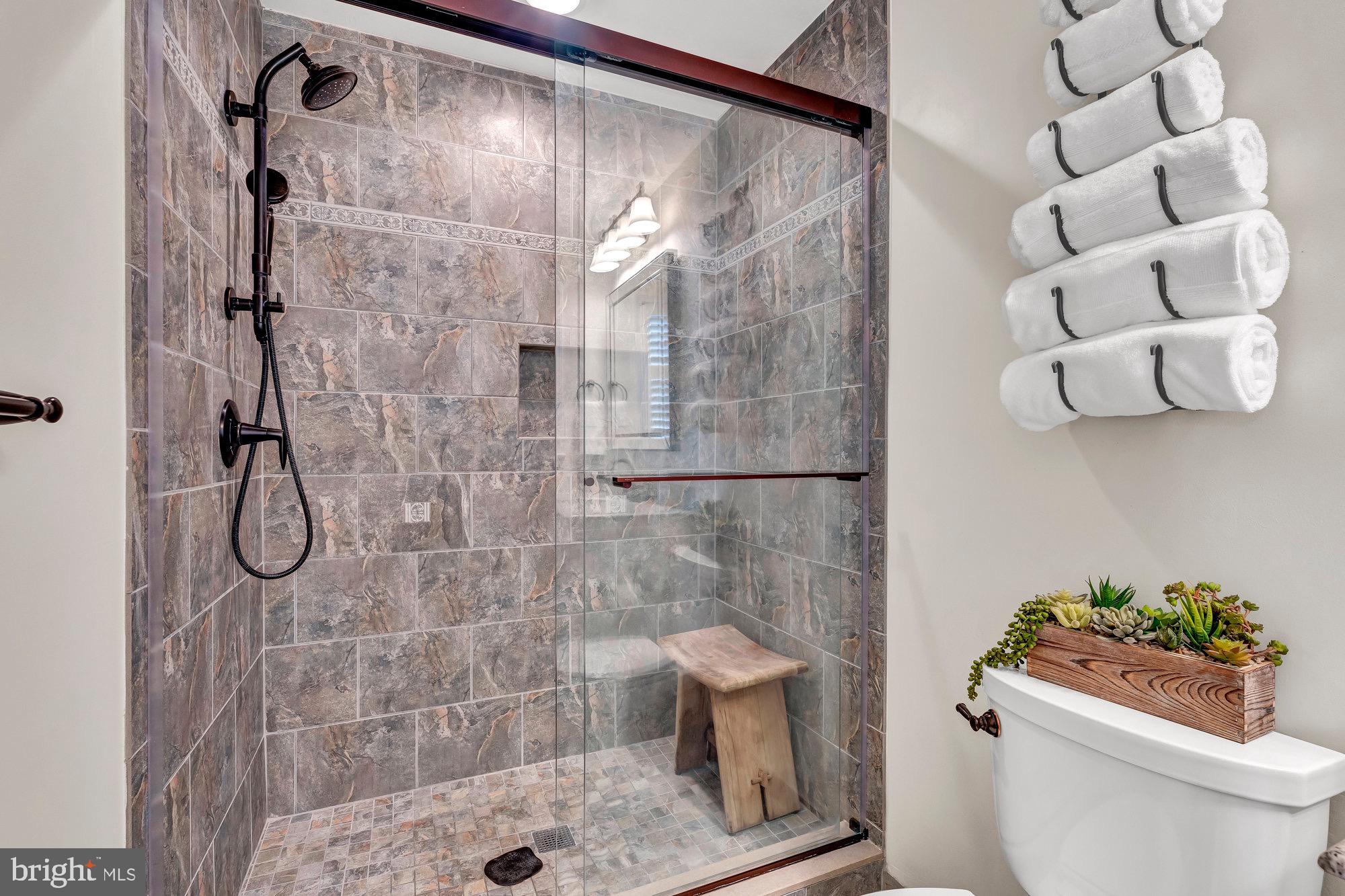 LAKEVALE ESTATES - Residential
