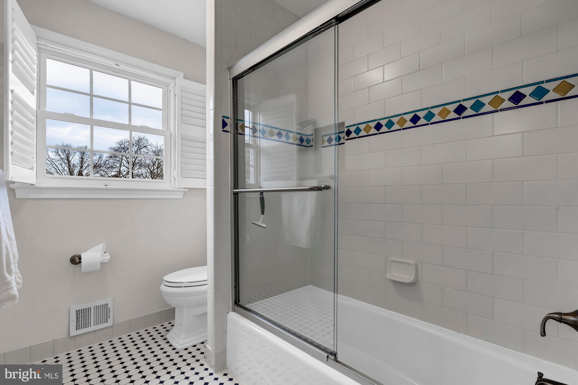LAKEVALE ESTATES - Residential