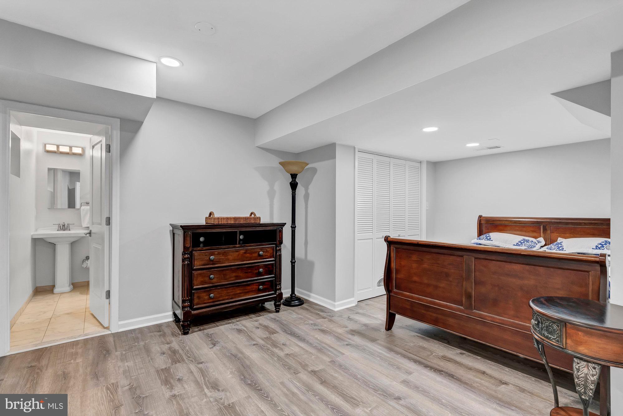 LAKEVALE ESTATES - Residential